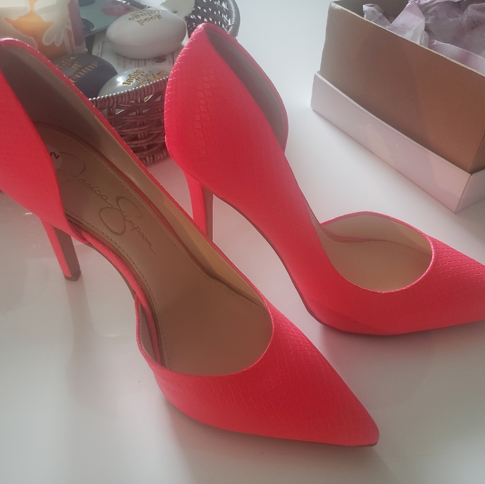 Jessica Simpson Women's Claudette Classic Pump Hee